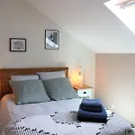 Au Clair Des Landes 3*
