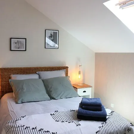 Au Clair Des Landes 3*