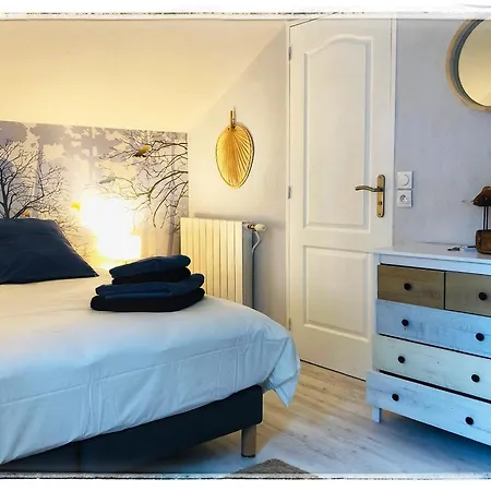 Au Clair Des Landes Bed & Breakfast 3*