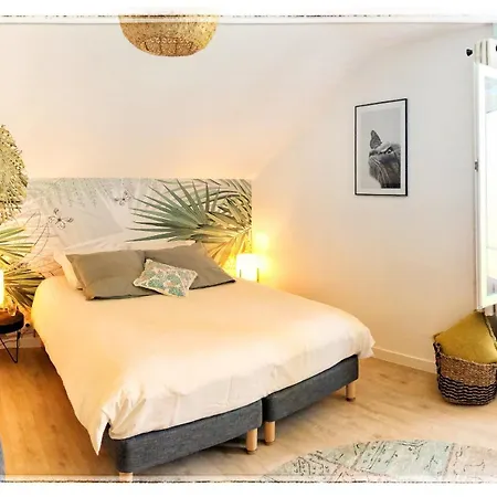 Au Clair Des Landes Bed & Breakfast Castets