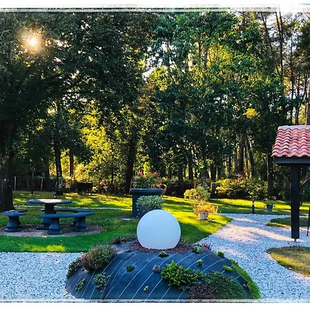 Au Clair Des Landes Bed & Breakfast 3*