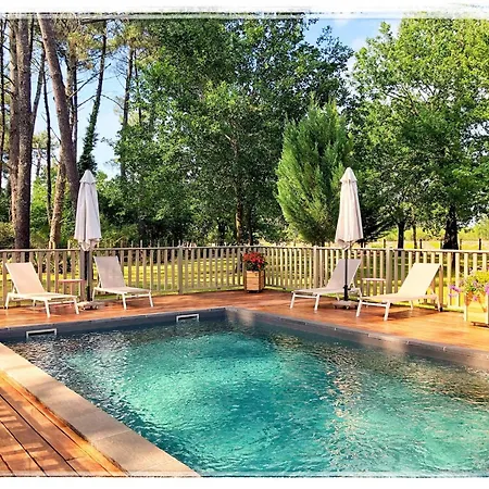 Au Clair Des Landes Guest house Castets