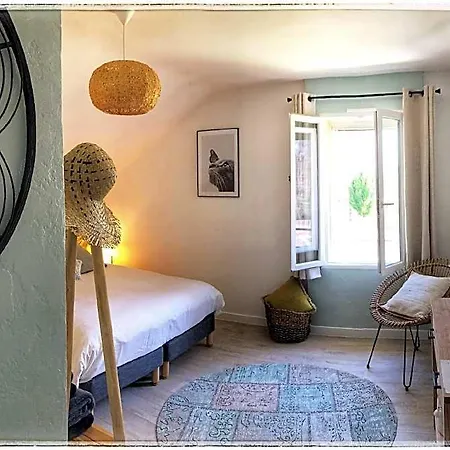 Au Clair Des Landes Bed & Breakfast Castets