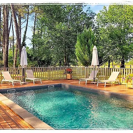Au Clair Des Landes Bed & Breakfast