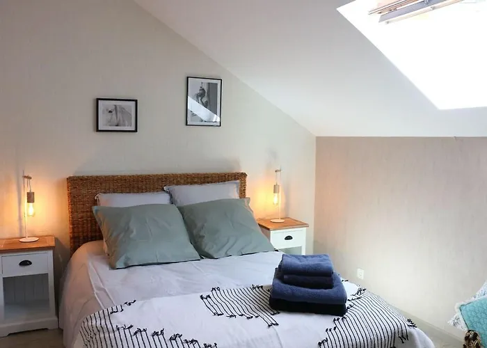 Au Clair Des Landes 3*