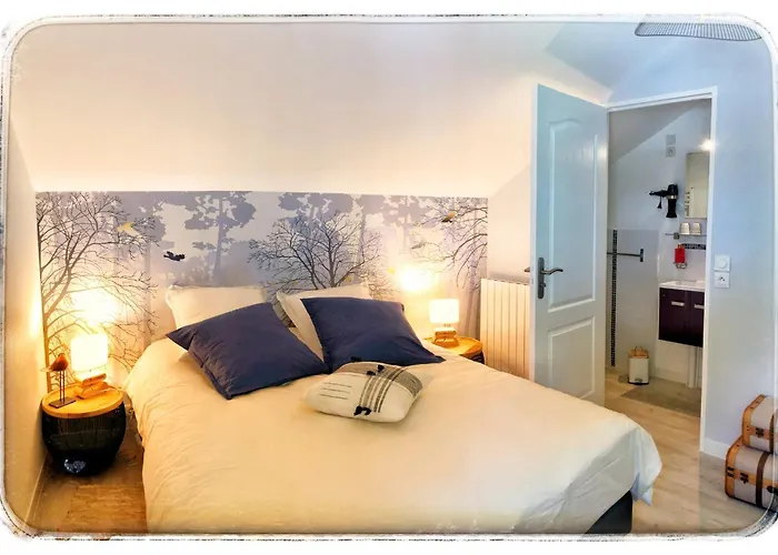 Au Clair Des Landes 3*