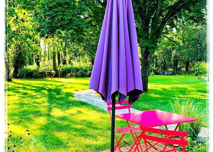 Au Clair Des Landes 3*