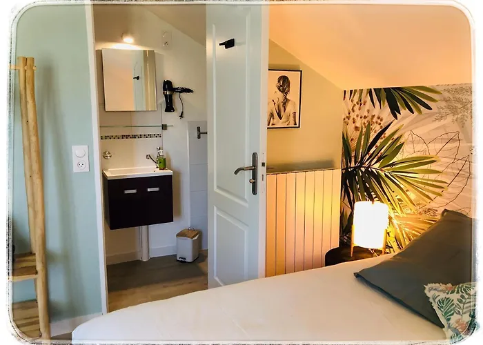 Au Clair Des Landes B&B